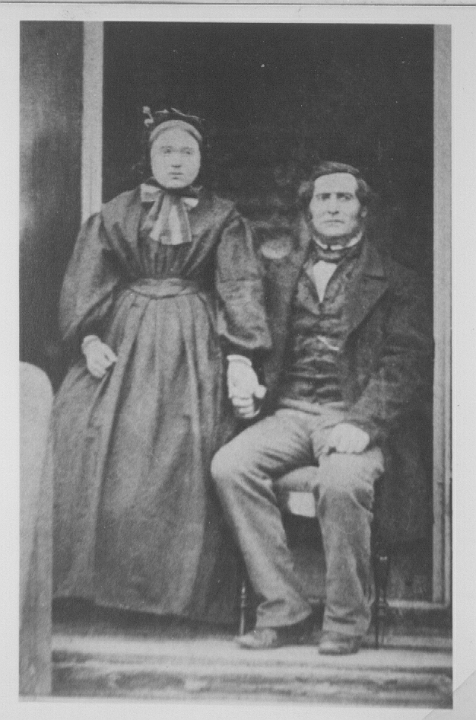 184.PNG - Maren Hansdatter (1819-1878) og Hans Nielsen (1821-1857) ( Foto Omkr. 1855)(Gladys's Tipoldefar og Tipoldemor.)