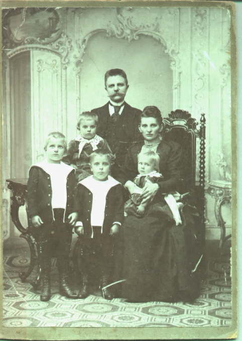 221.PNG - Familie Johansen 1900