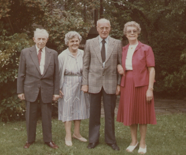 230.PNG - Morbror Alfred og Else - Farbror Harry og Ingeborg 1985 på Østervang.