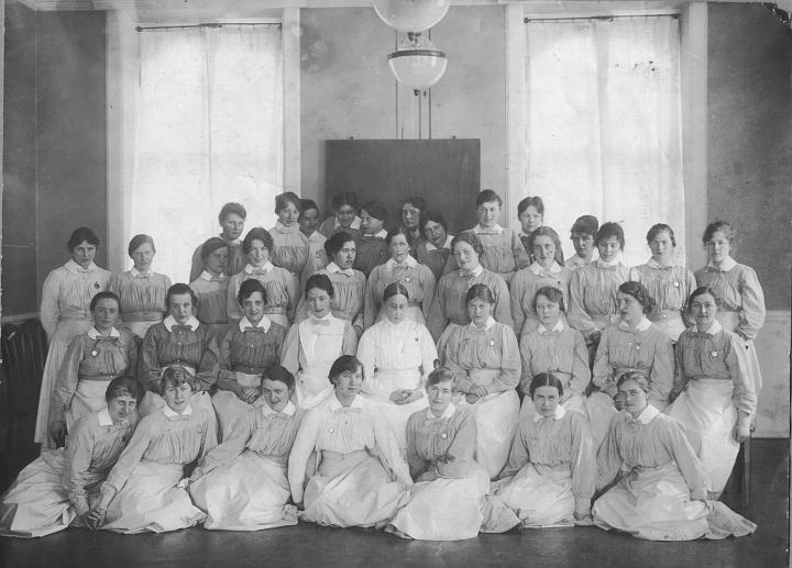 rigshospitalet.jpg - Rigshospitalet Omkr. 1922 (Det er Astrid der sidder i midten foran.)