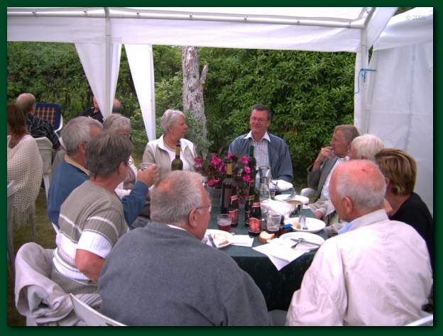 600x449 pixels (125K)